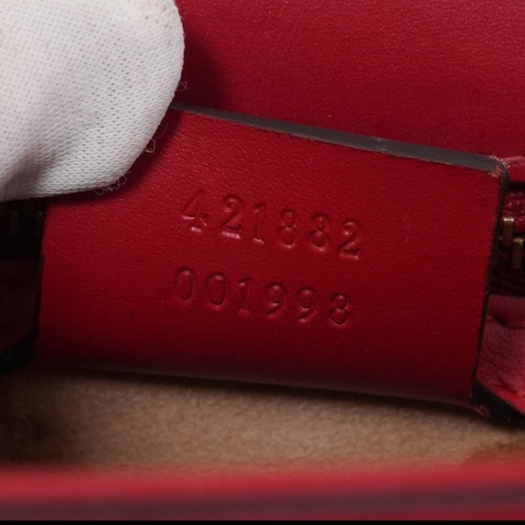 GUCCI Shoulder Bag Bamboo
Crossbody Bag Red Leather Gold Chain 421882001998 - Picture 4 of 13